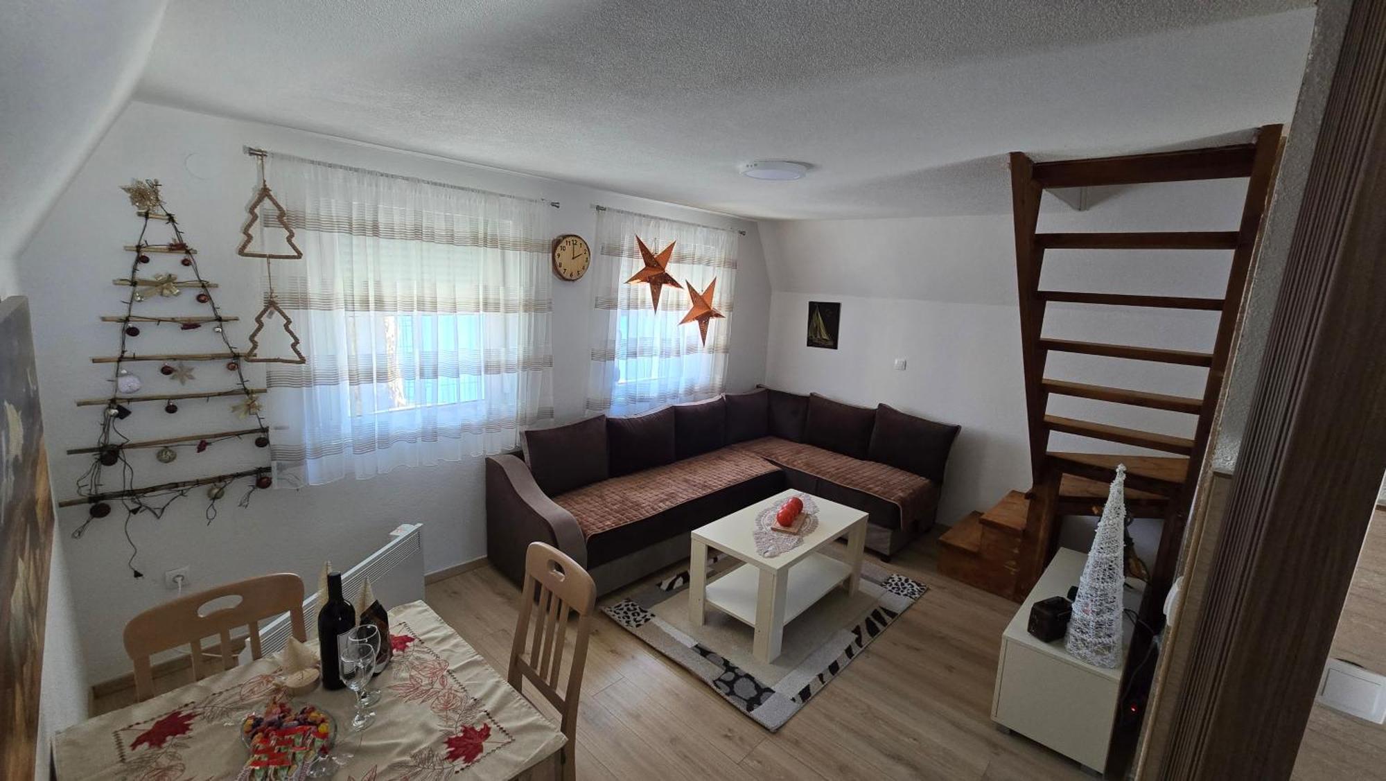 Vikendice Ana Holiday home *